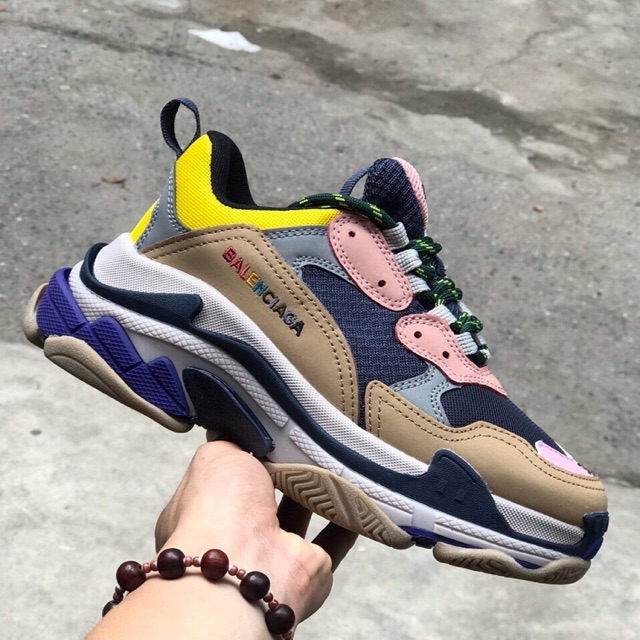 Giầy Triple S tăng chiều cao