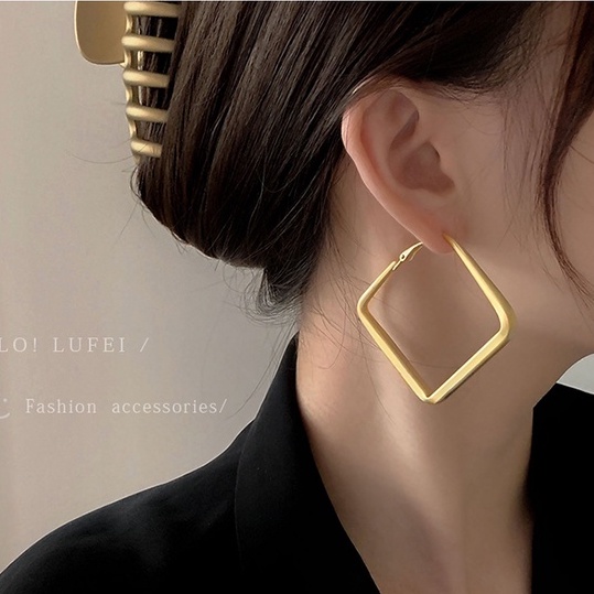 Bộ 5 Khuyên Tai Kim Loại Sang Trọng Phong Cách Hàn Quốc 2023