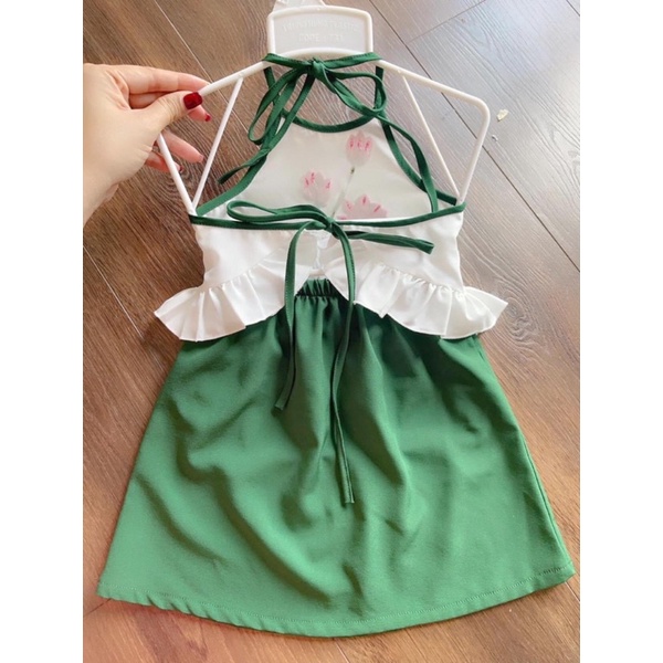 Yếm Lụa Hoa Sen Chân Váy Xanh Cho Bé Gái