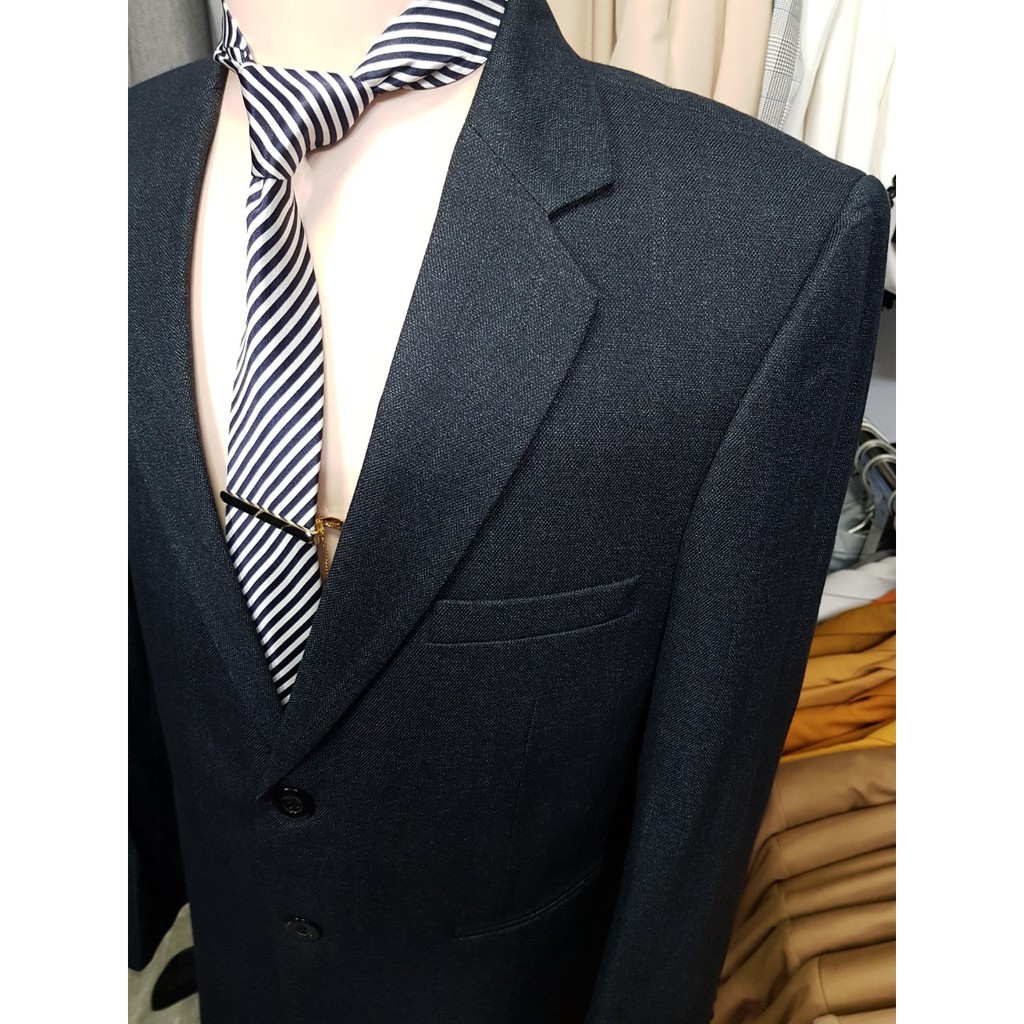 Bộ vest nam 2 nút form suông màu xanh đậm chất vải dày mịn + cà vạt kẹp