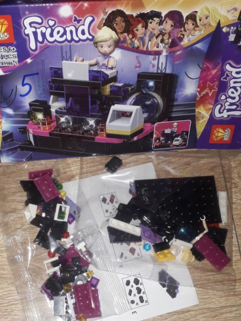 Lắp ráp 1 hộp Lego_Friend 6 Ca Sĩ 9986 có nhiều chi tiết bằng nhựa ABS