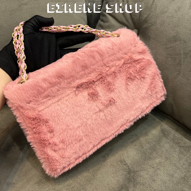 Túi Nữ CNK Khoá Gạt Size 24 Phối Lông Màu Hồng PINK TEXTURED CHAIN SHOULDER BAG
