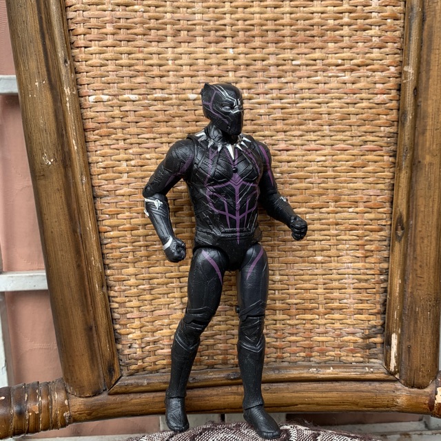 Mô Hình Black Panther bẻ khớp