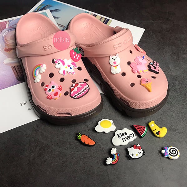 dép Cross khủng long busy unisex hồng đế răng cưa full hồng đế  nâu tặng kèm 12 sticker gắn dép cross