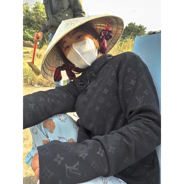 Áo chống nắng nam lv 2021 , Chất Vải kim cương sần Siêu Mát, chất thun thể thao in vân chìm | BigBuy360 - bigbuy360.vn