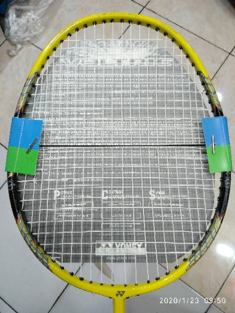 Khuyến Mãi Vợt Cầu Lông Yonex Bằng Carbon Hàng Nhập Khẩu Cao Cấp