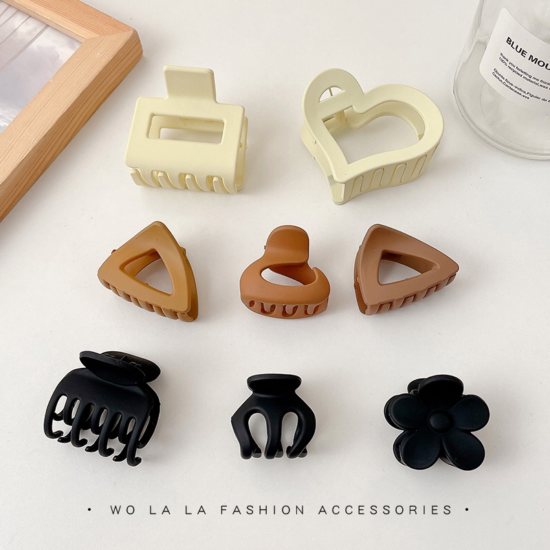 Kẹp Tóc Mini Hình Trái Tim Màu Nâu Bằng Acrylic Phong Cách Hàn Quốc