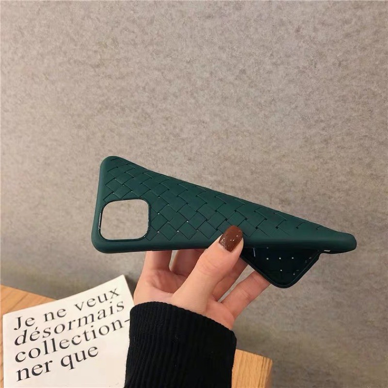 𝐂𝐨́ 𝐬𝐚̆̃𝐧 𝐜𝐡𝐨 𝐢𝐏𝐡𝐨𝐧𝐞 𝟏𝟐 Ốp lưng iphone tản nhiệt, ốp vân da cầm siêu chắc tay, thoáng máy