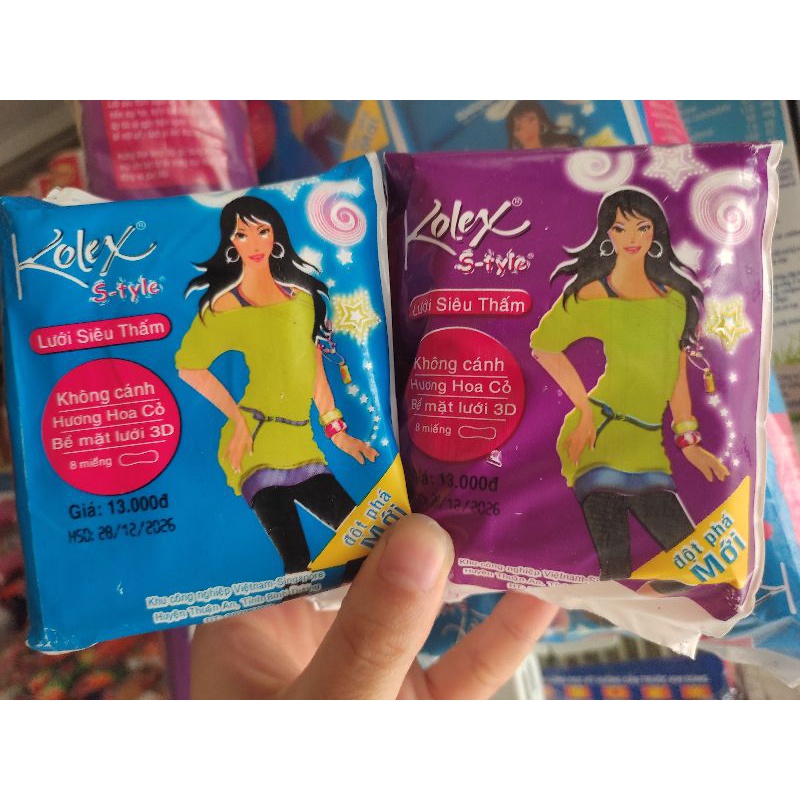 Băng vệ sinh Kotex style lưới 3D mới 8 miếng không cánh hương hoa cỏ