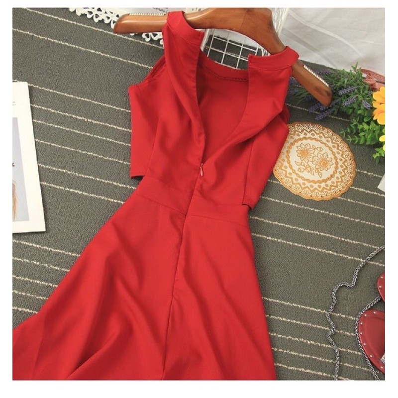Váy xoè cổ yếm hở eo xẻ tà tiểu thư vintage boho sang trọng mang đi tiệc đi chơi