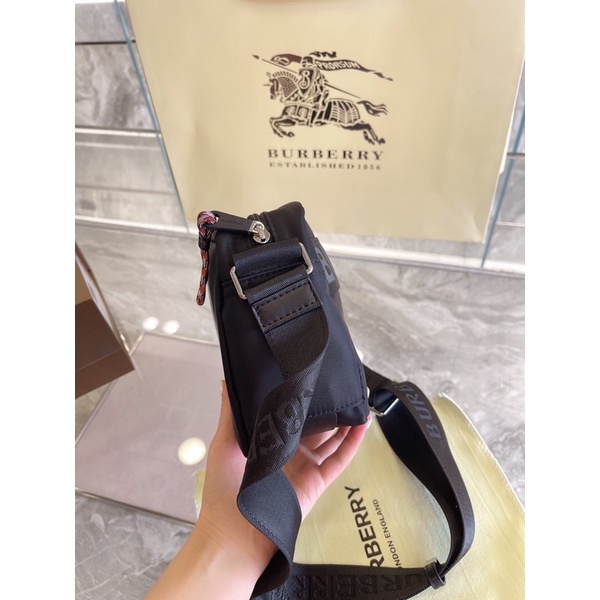 Túi đeo chéo BURBERRY cao cấp