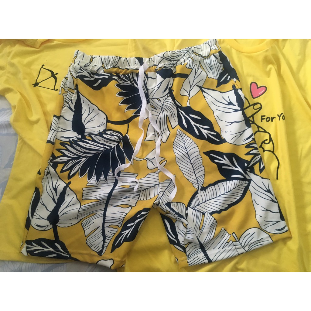 Bộ Quần Áo Gia Đình Familylove - Mẫu Bắn TIm Love You Quần Hoa Lá Vàng