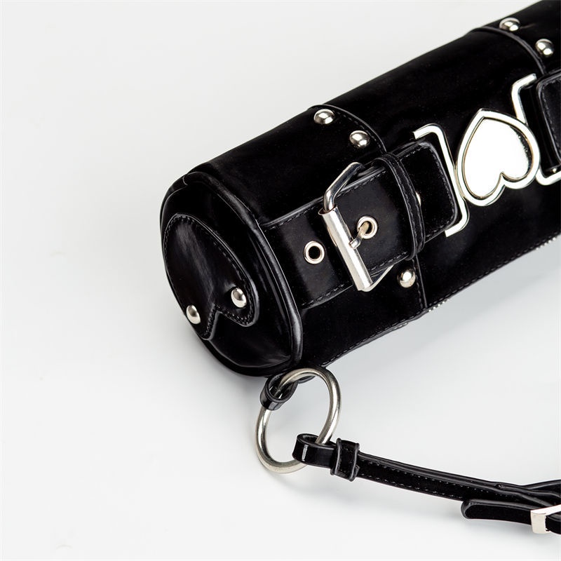 Túi Xách Kẹp Nách Màu Đen Họa Tiết Trái Tim Kim Loại Phong Cách Mới Xuân Hè Cho Nữ