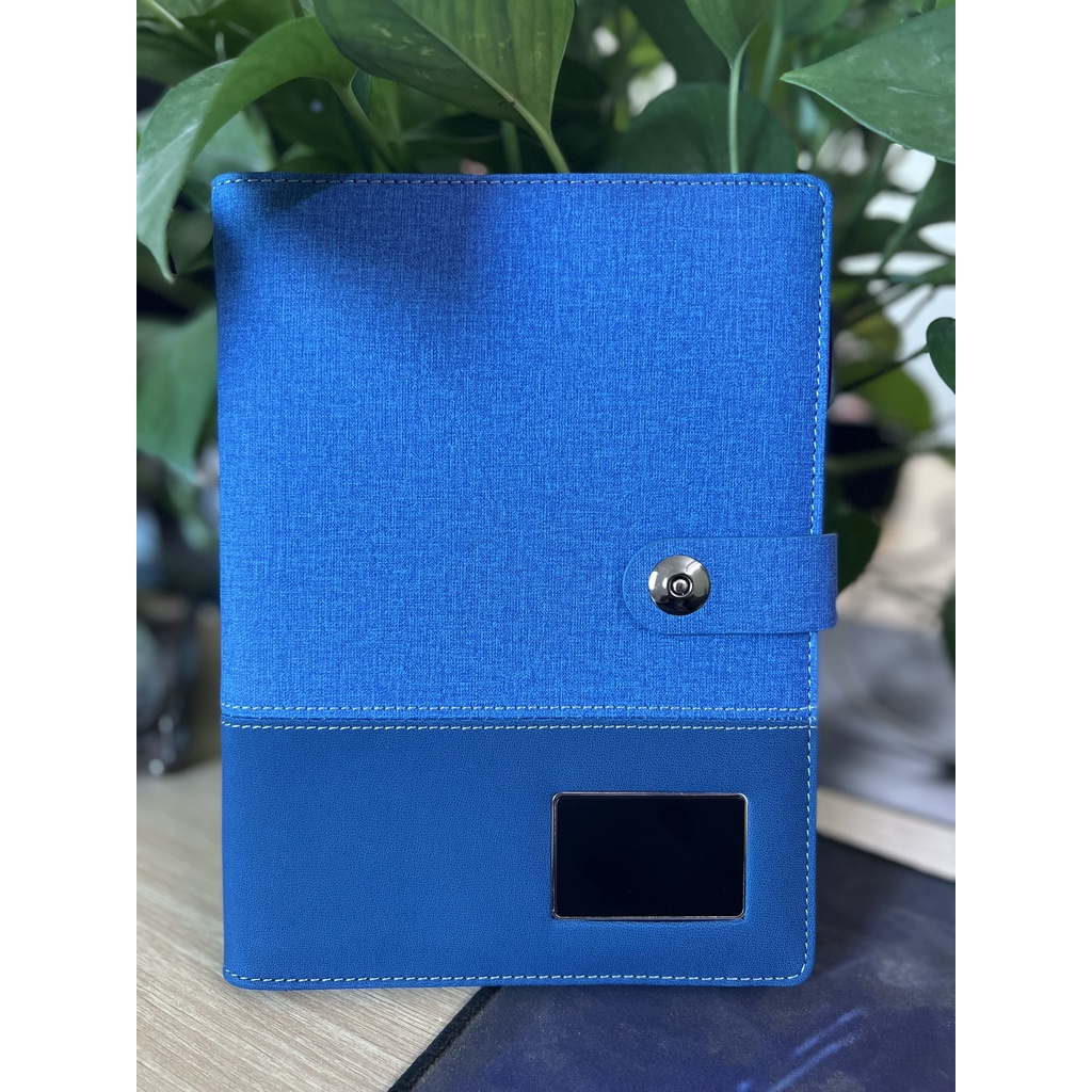 Sổ tay kiêm sạc dự phòng đa năng . Led sáng tên riêng hay logo theo yêu cầu.