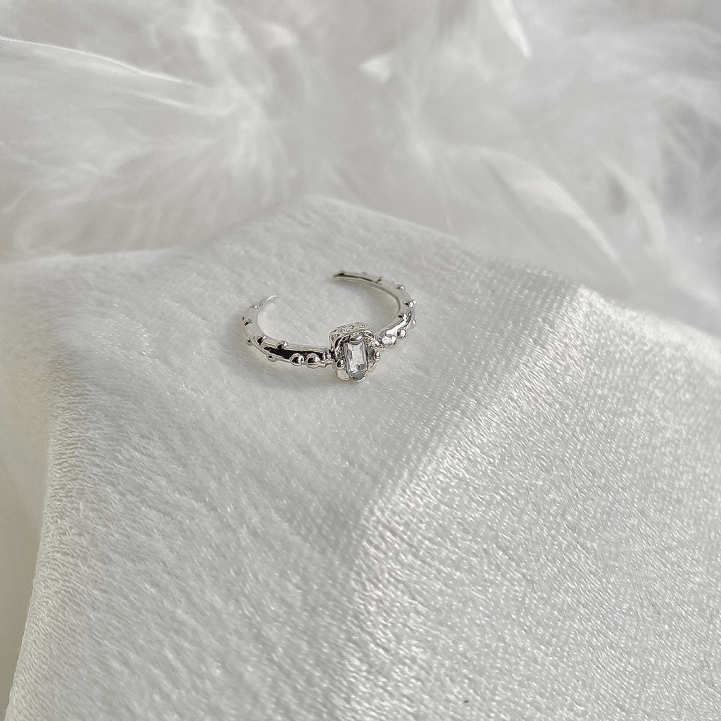 Nhẫn đính đá R44 Choker Club