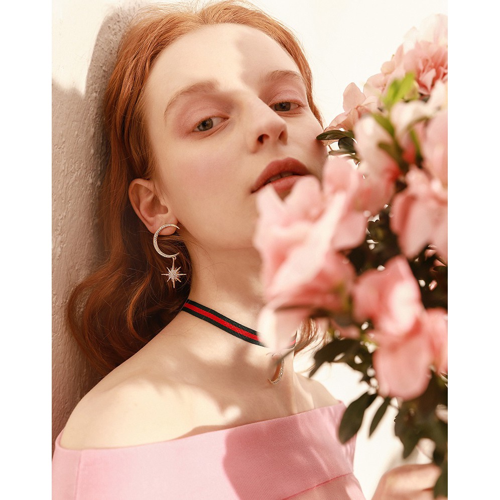 Bông tai đính đá lấp lánh họa tiết trăng sao BT119