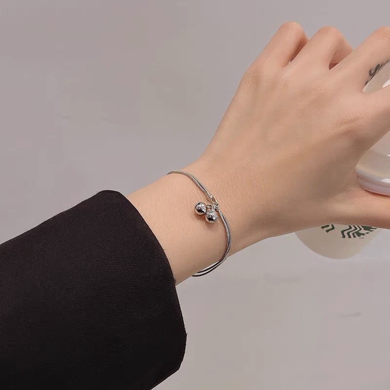 Vòng Đeo Tay Bằng Thép Titan Mạ Vàng 18K Phong Cách Retro Thời Trang Dễ Phối Đồ