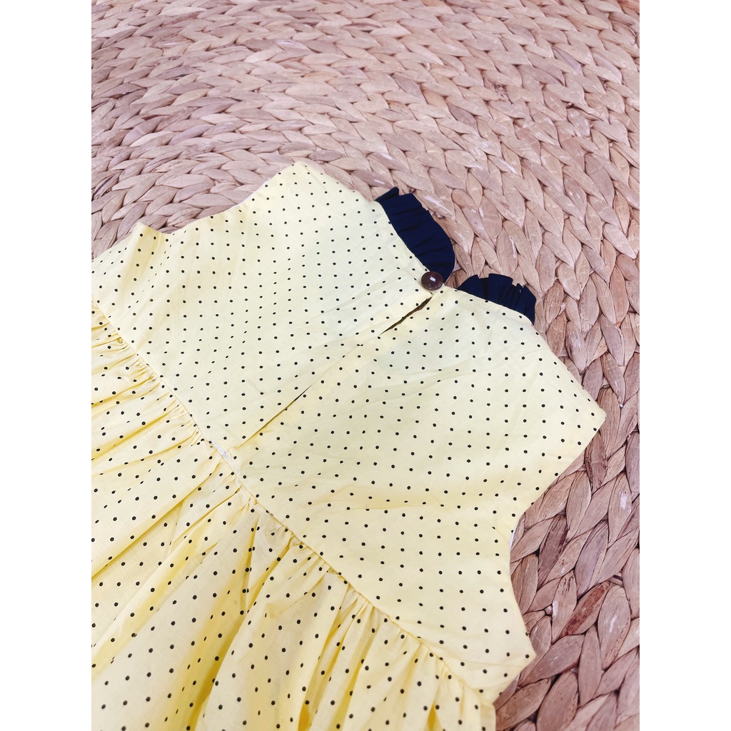 Đầm Sát Nách Nơ Cổ Màu Vàng Chấm Bi Đen Cho Bé Gái SoraChan - M083