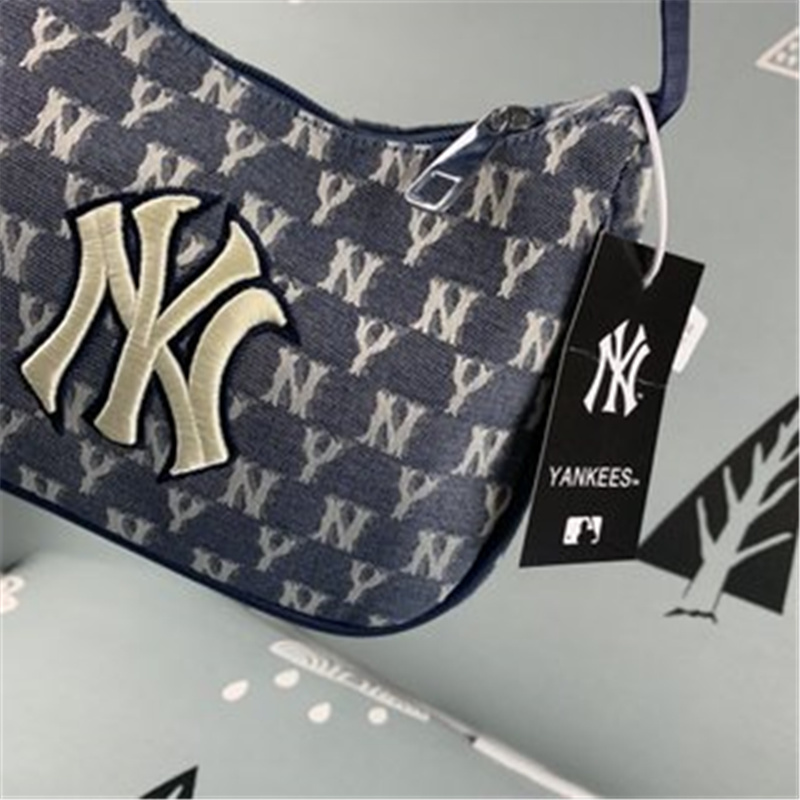 Goods In Stock MLB Retro Printing Fashion All-match Canvas Shoulder Bag Underarm Bag Casual Bag Female Handbag