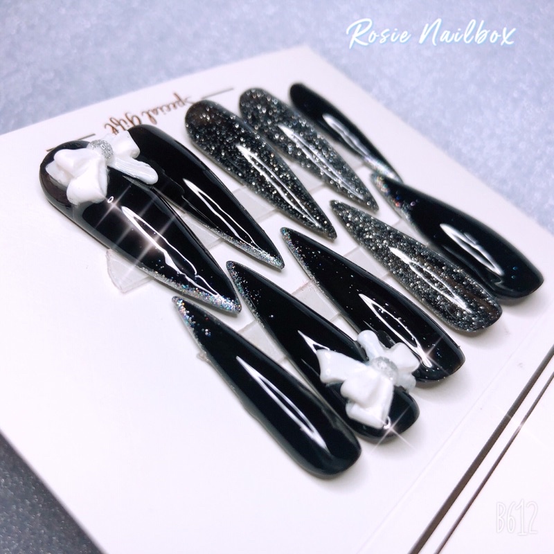 Nail Box Móng úp Màu đen mix Nhũ Flash siêu sáng sang chảnh trắng da