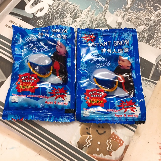 Tuyết nhân tạo bông bạc ( Instant Snow - Sản xuất tại nước Thứ 3)