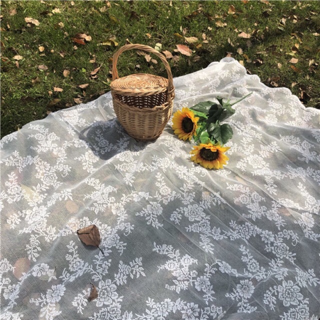 Thảm ren thêu hoa picnic chụp ảnh, vải nền trang trí, vải ren rèm cửa sổ Hàn Quốc - Décor nhà Sò