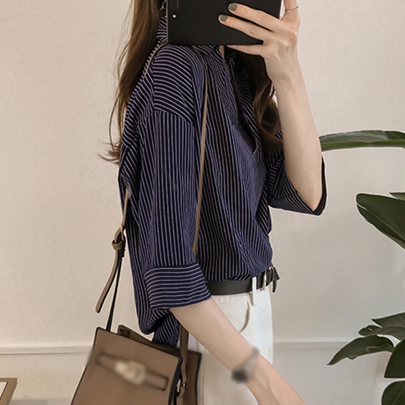 Áo sơ mi tay lửng cổ chữ V họa tiết kẻ sọc cho nữ