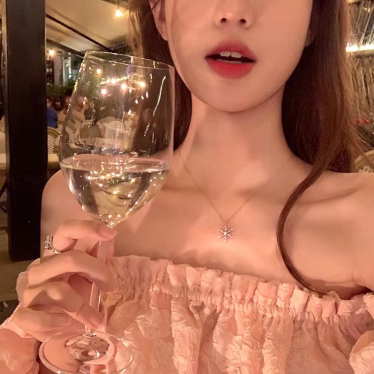 Vòng cổ mặt hình bông tuyết thời trang cho nữ