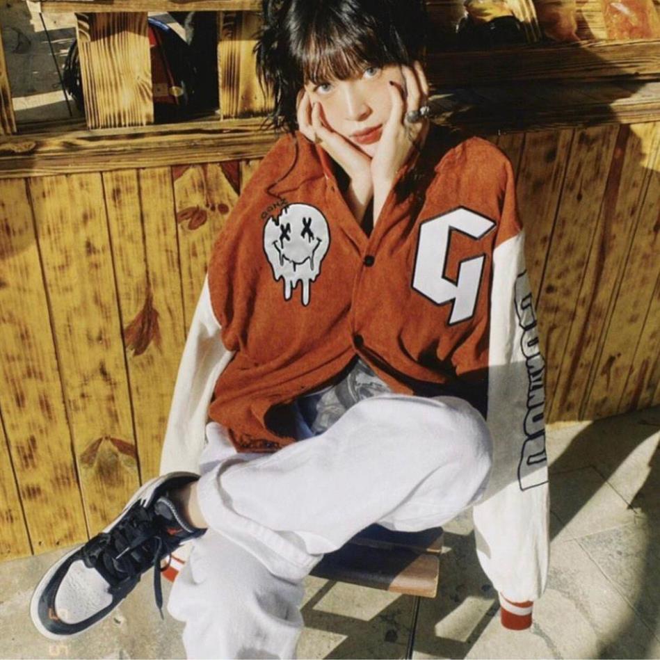 Áo Khoác Form Rộng Nhung Tâm Jacket Varsity Graffiti