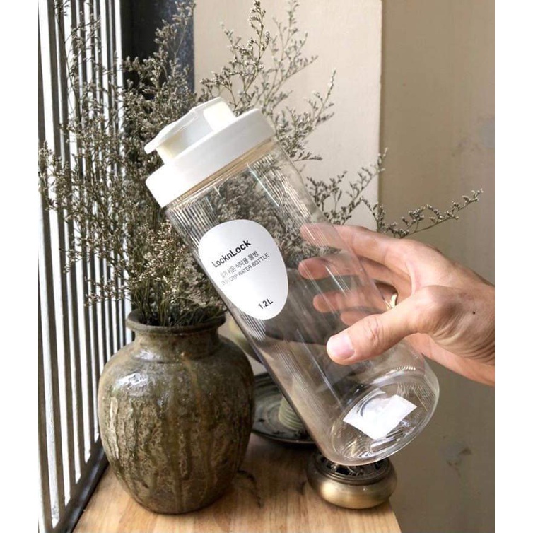 Bình đựng nước Lock&Lock Easy Grip dung tích 1.2L HAP813