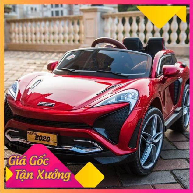 [ Giá Tại kho ] Xe ô tô điện trẻ em 4 động cơ mã Kupai 2020 có micro không dây đi kèm