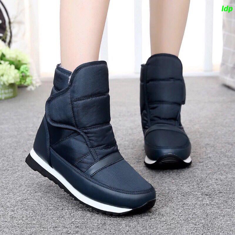 Top 10 giày boot đi tuyết mùa đông ấm áp và thời trang nhất – Trợ lý