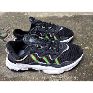 Giày adidas chính hãng đã qua sử dụng màu đẹp