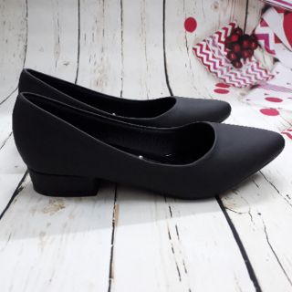 Giày bít mũi gót 2cm thời trang