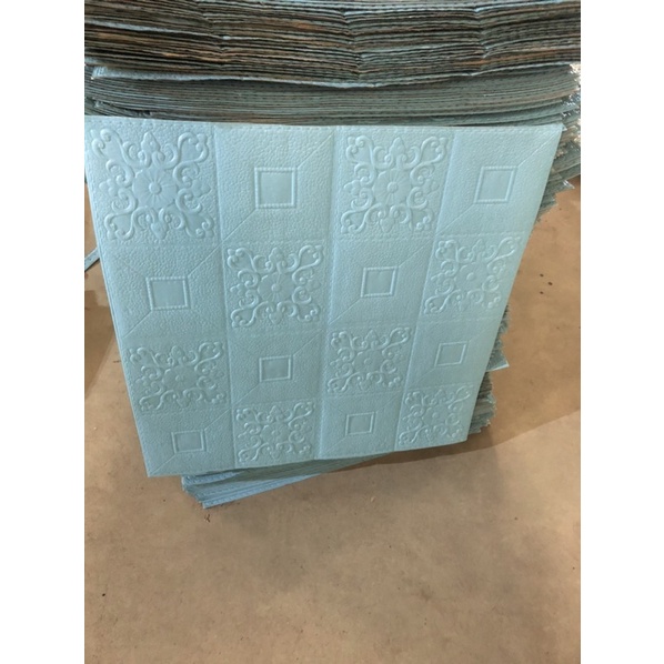 Xốp dán tường 3D Hoa Văn Tim kích thước 70x70cm siêu giảm giá