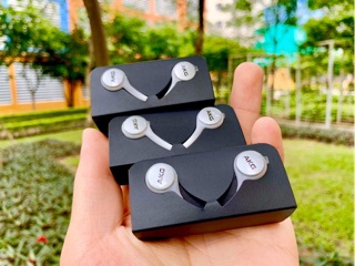 Sạc, cáp, tai nghe S10