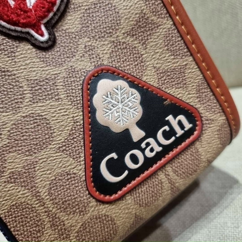 Túi xách nam Coach Field Tote whith Patches hoạ tiết trẻ trung