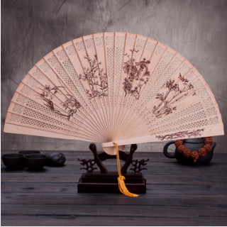 Quạt cổ trang điêu khắc phong cảnh