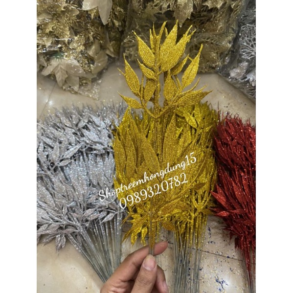 Lá tre kim tuyến dùng để trang trí