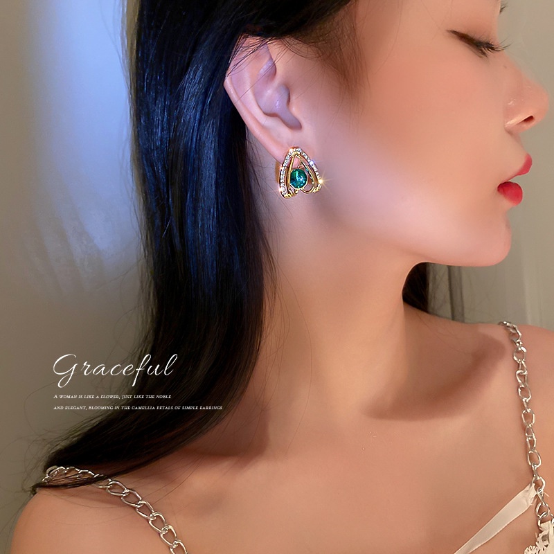 Đôi bông tai mạ bạc 925 hình trái tim đính đá thời trang cho nữ