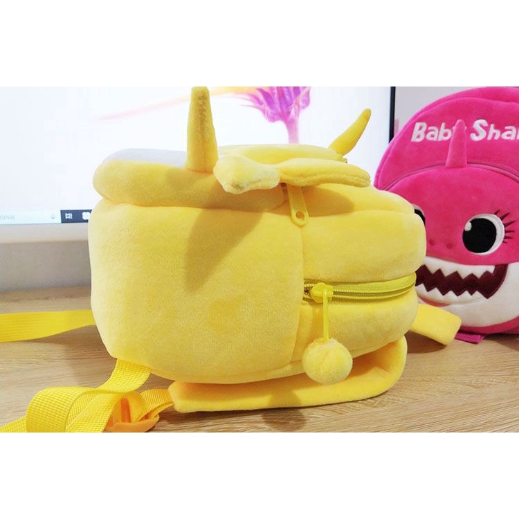 Balo vải nhung hình cá mập kích thước 19 * 23 * 10cm cho bé