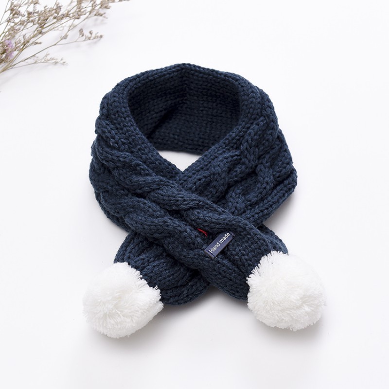 Khăn quàng cổ đan giữ ấm cho bé