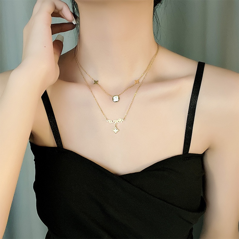 Vòng cổ hai lớp dây bằng thép titan hình cỏ bốn lá thời trang