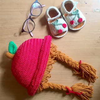Set mũ và sandals bé gái handmade