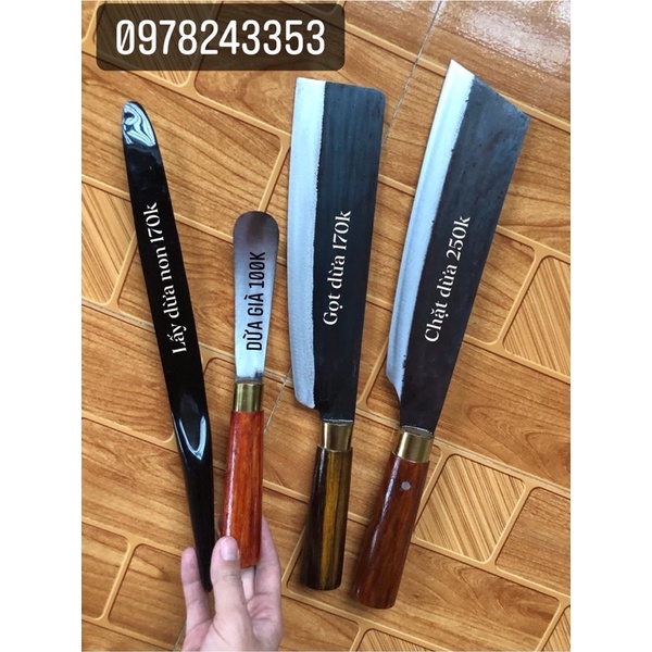 Dao cứng lấy cùi dừa làm mứt