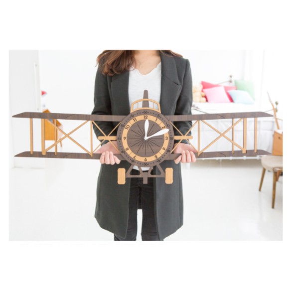 Đồng hồ treo tường kim trôi, đồng hồ trang trí decor nhà cửa hình máy bay - Airplane wall clock M27