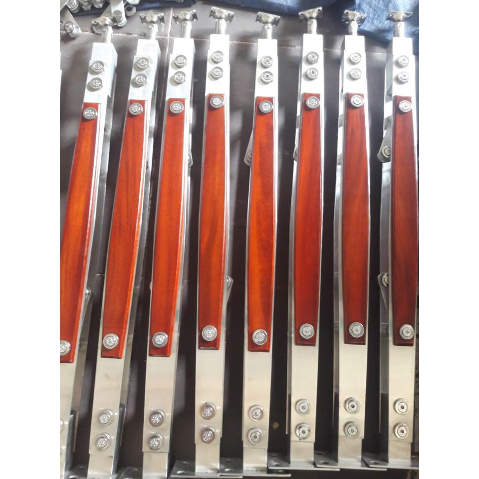 TRỤ INOX ỐP MÁ GỖ