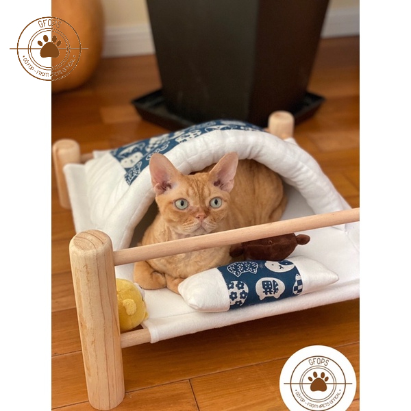 Ổ nằm đệm cho mèo size lớn hình chiếc giường ngủ kèm bóng chơi giảm stress - 4pets official