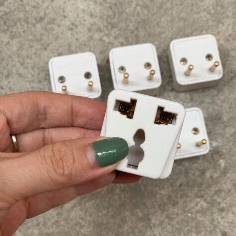 Phích cắm điện chuyển đổi 3 chấu thành 2 chấu Vinakip - chuyển đổi sạc 3 chân - đầu nối ổ cắm 3 cực đa năng 10A 250V