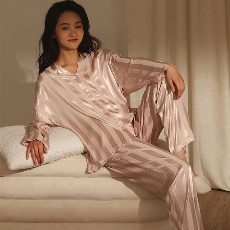 Bộ Đồ Ngủ Tay Dài Chất Lụa Satin Họa Tiết Kẻ Sọc Thời Trang Hàn Quốc Xinh Xắn Cho Nữ